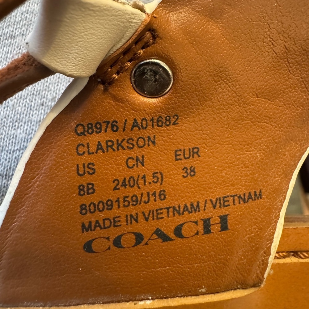 COACH leather Sandals Camel Brown with white leather and silver accents. - Picture 5 of 5